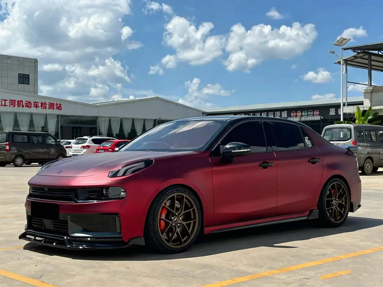Lynk & Co 03