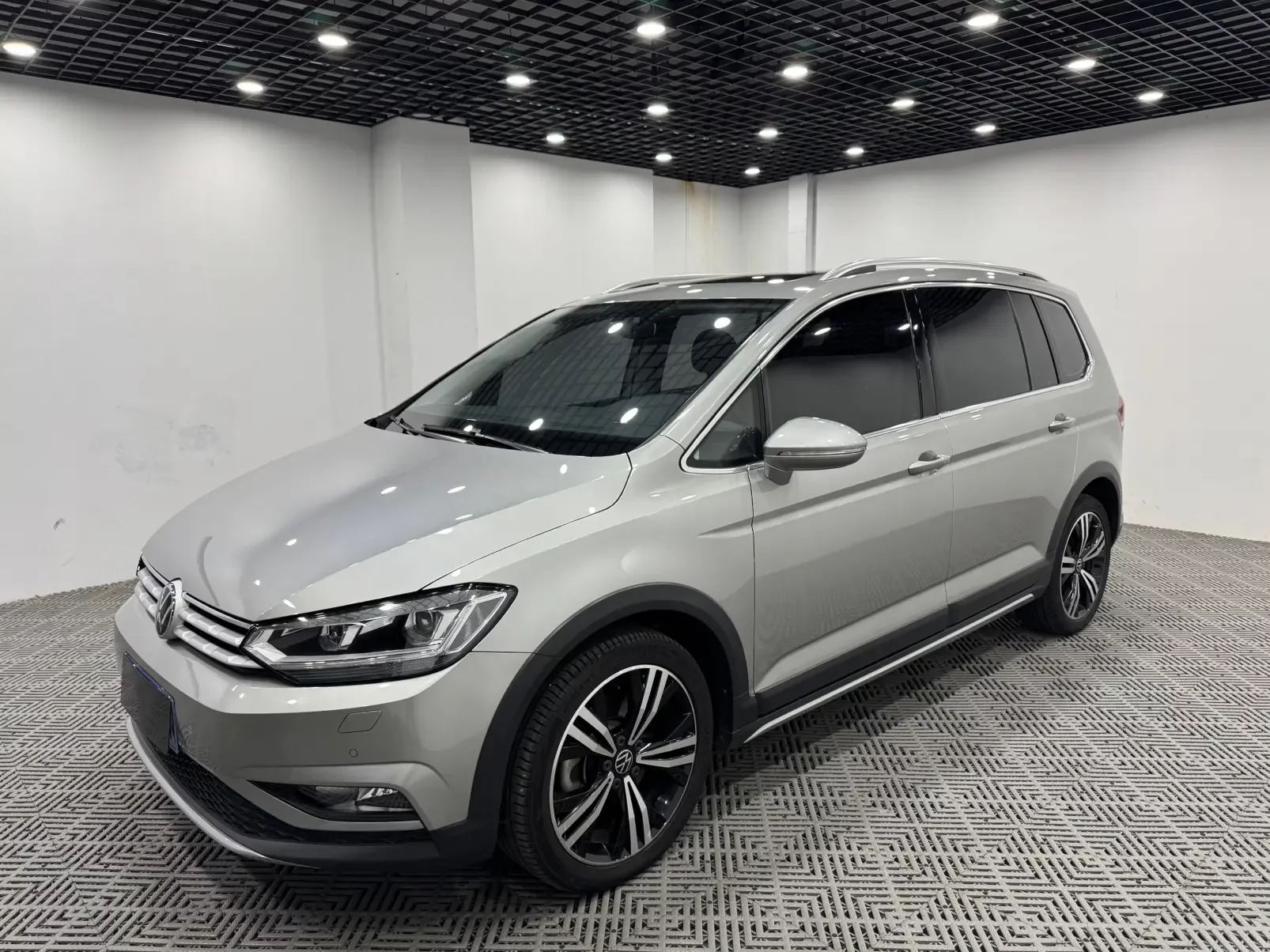 Volkswagen Touran L