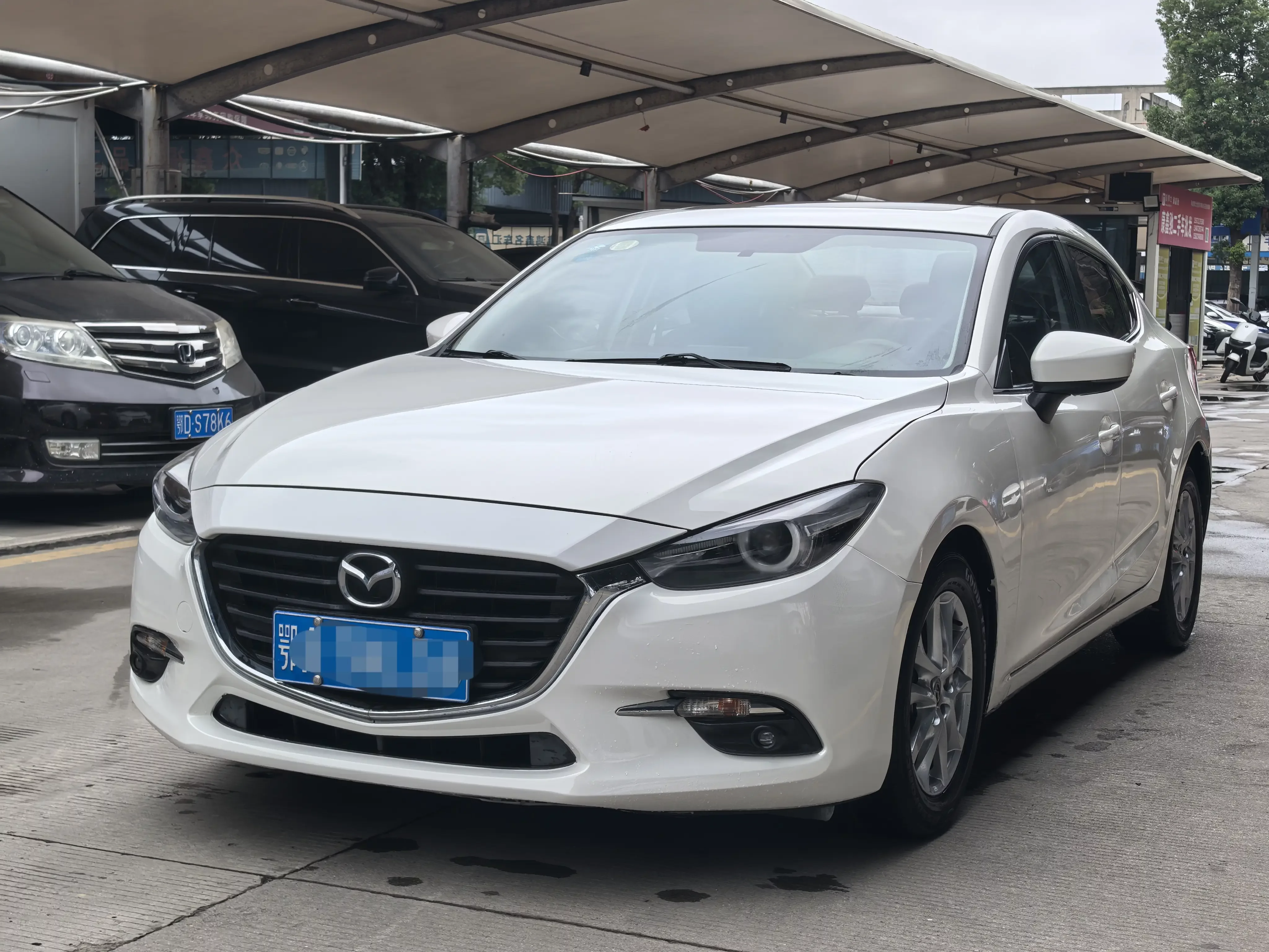 Mazda Axela