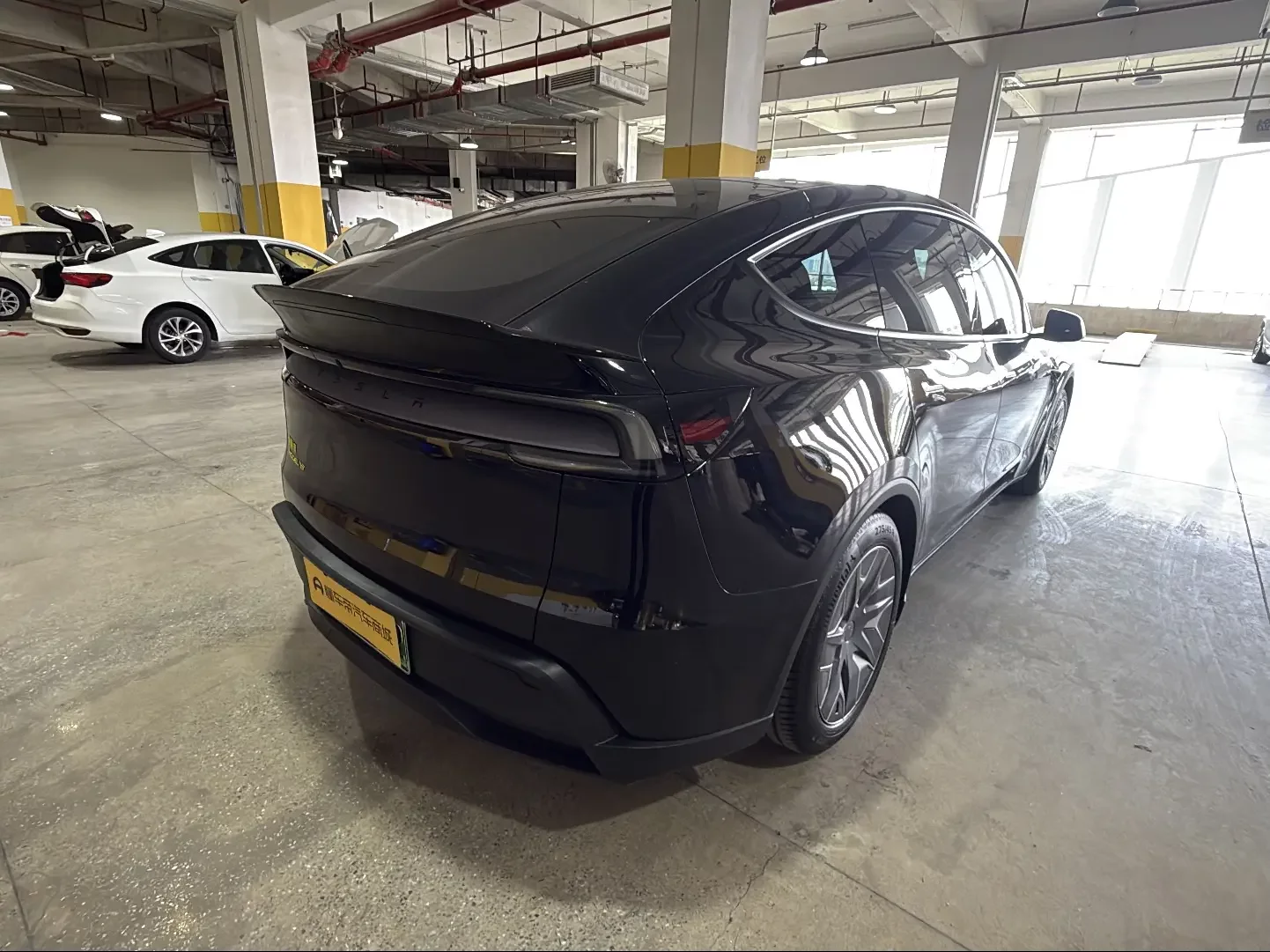 Tesla Model Y L  из Китая