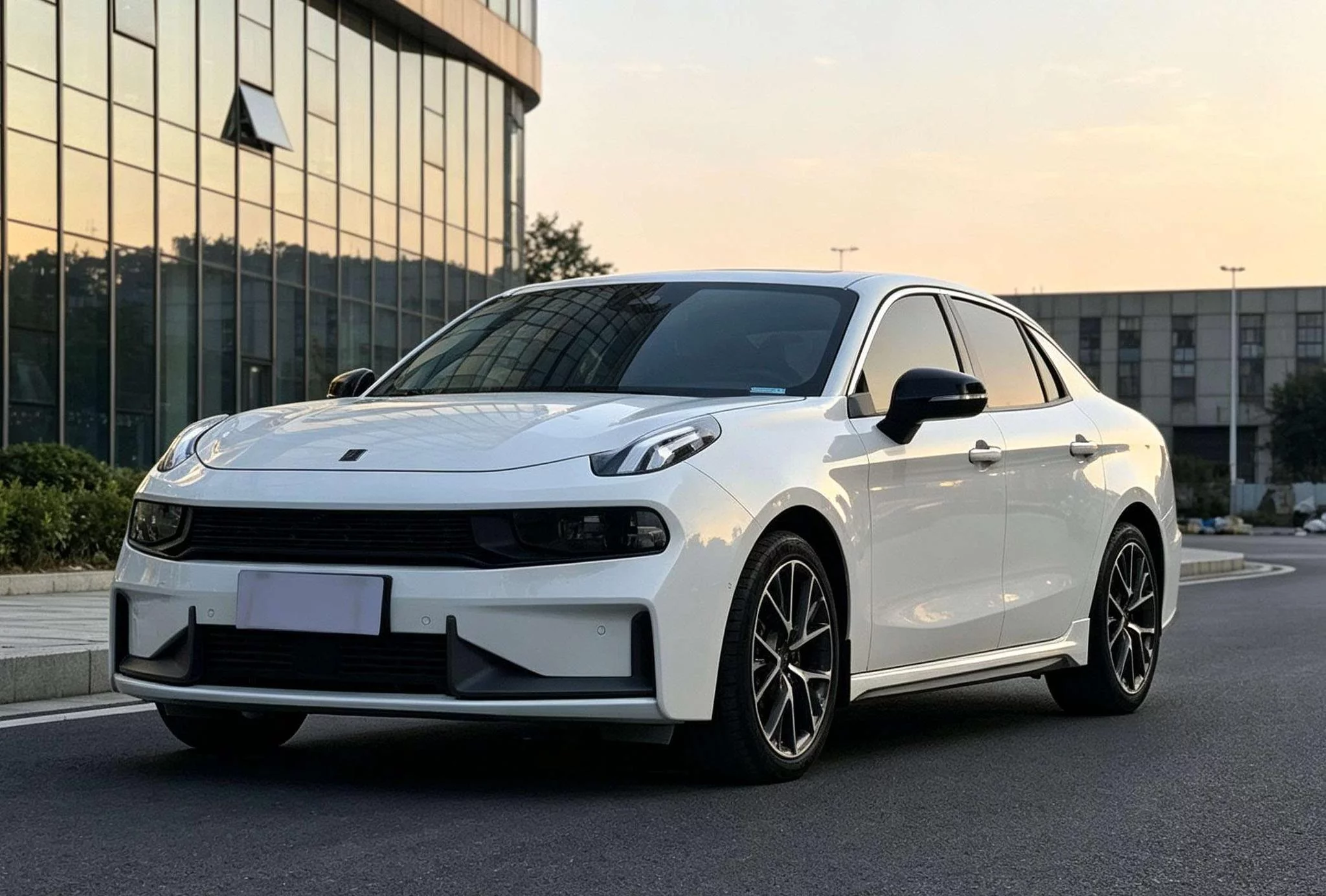 Lynk & Co 03