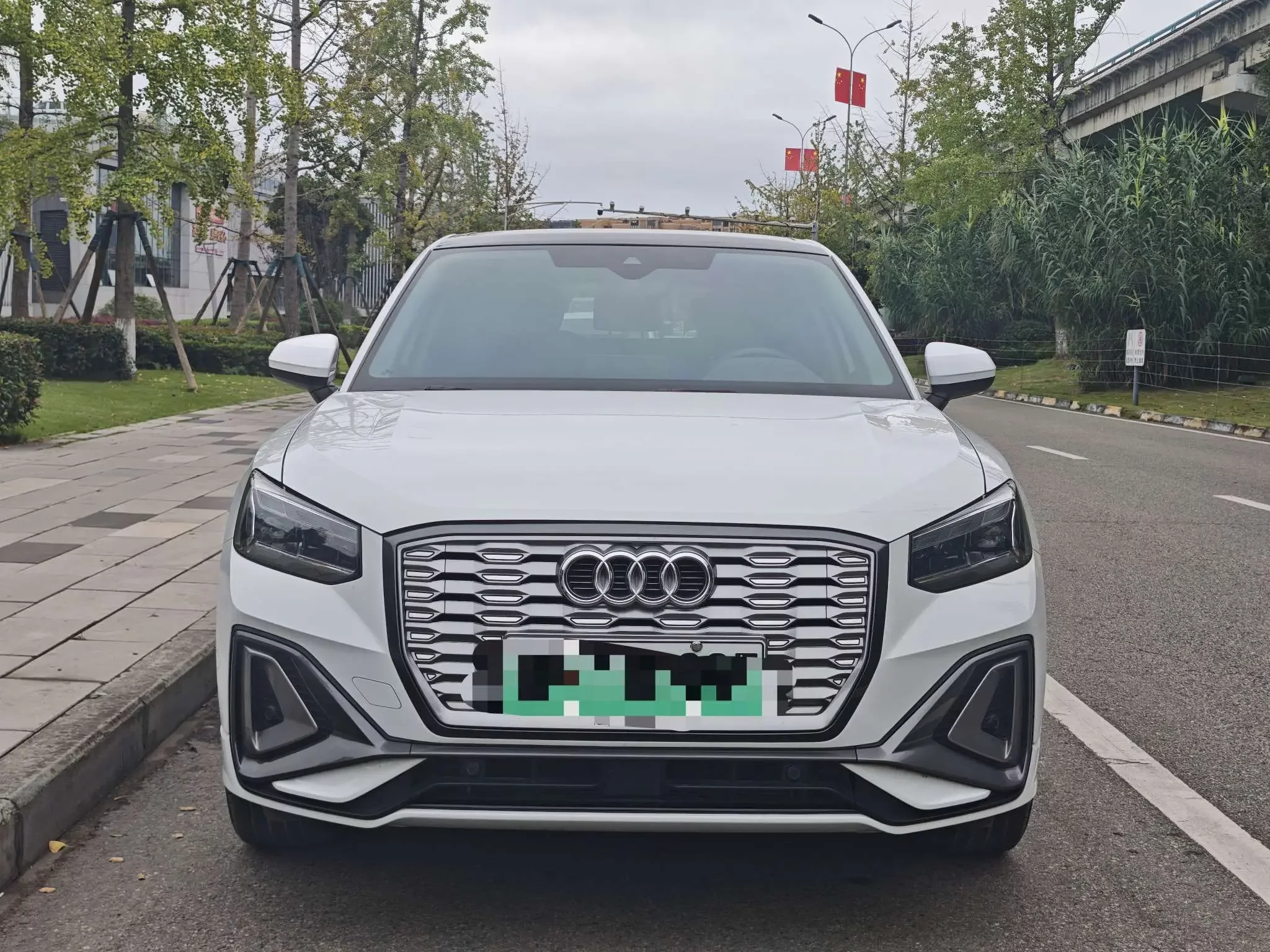 Audi Q2L e-tron