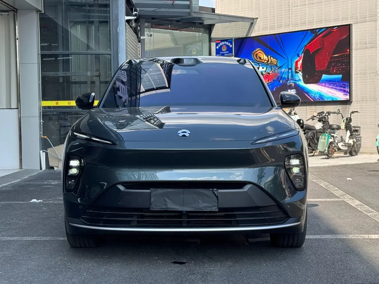 NIO ES8