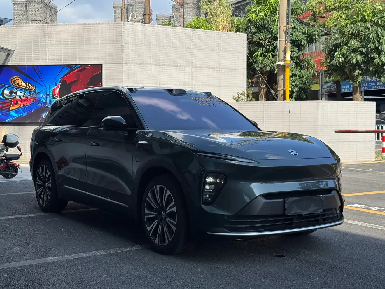 NIO ES8