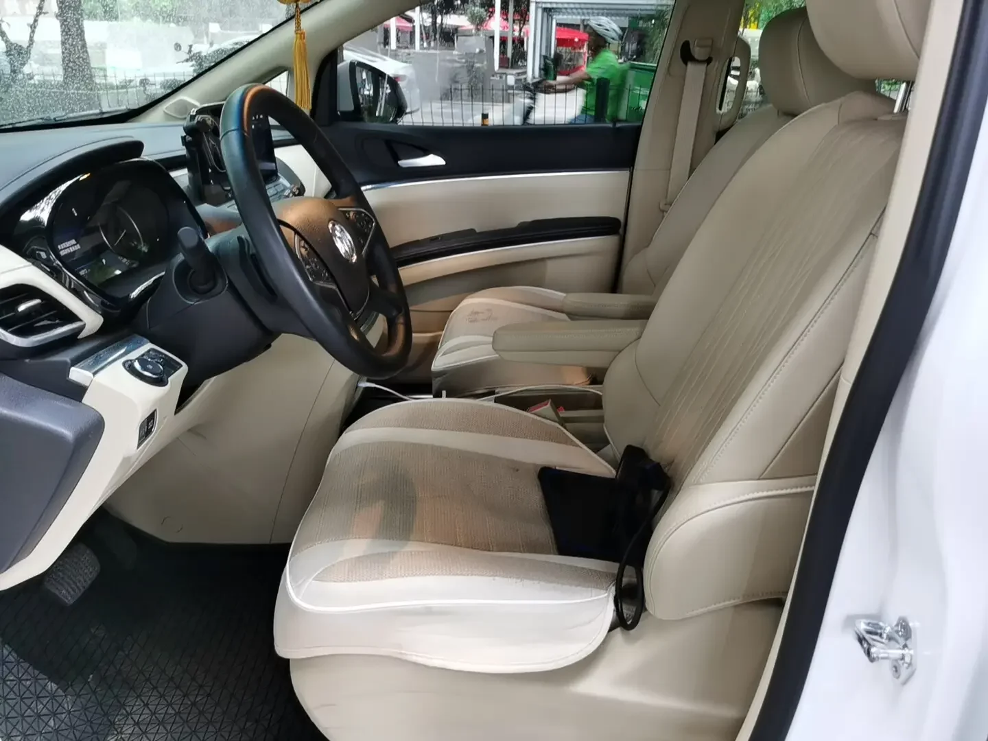 BUICK GL8
