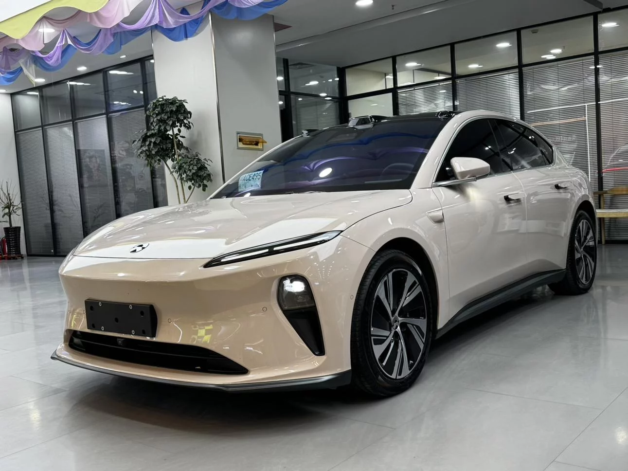 NIO ET5