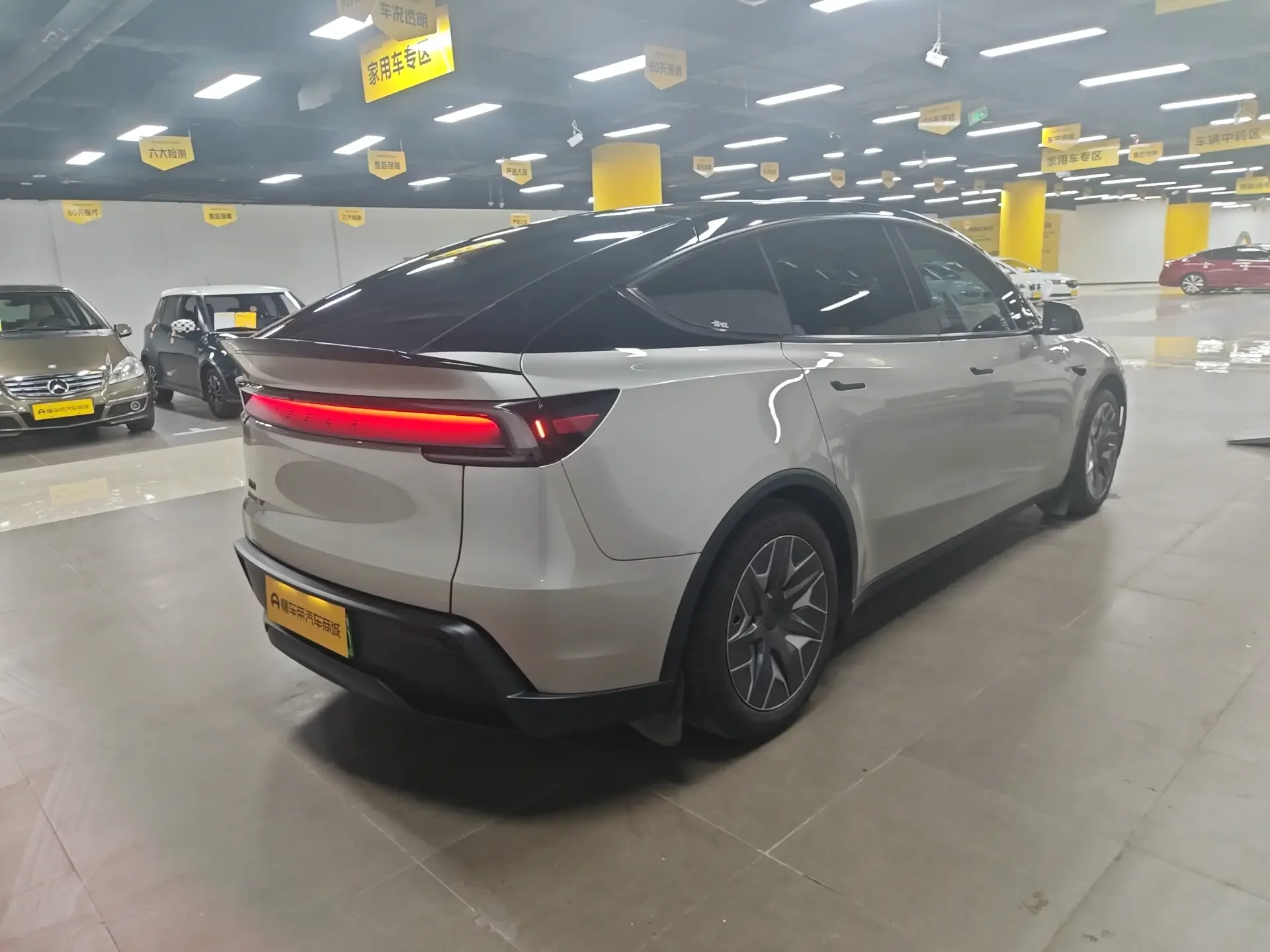 Tesla Model Y L  из Китая