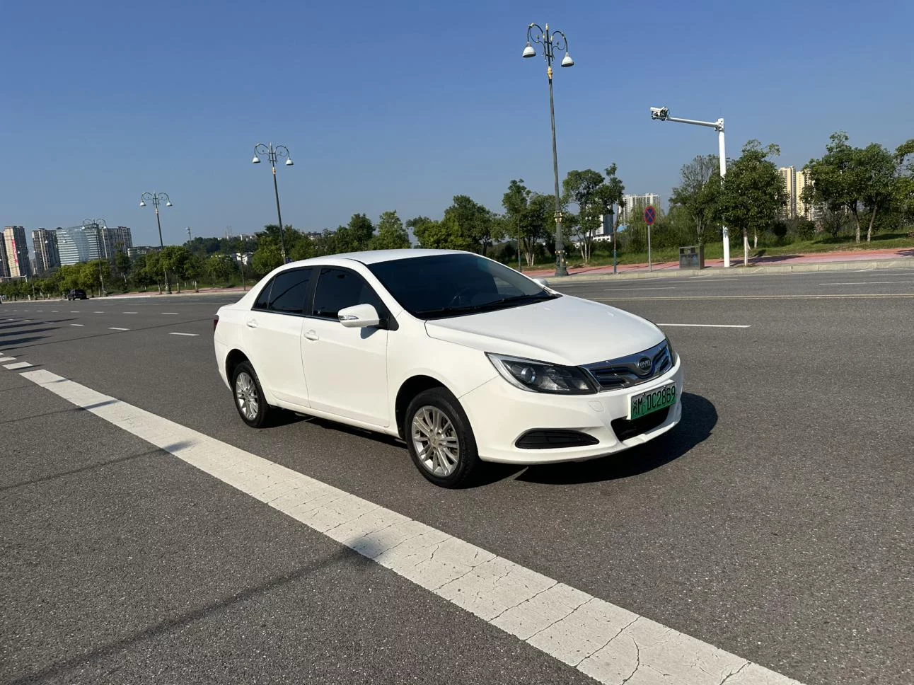 BYD e5