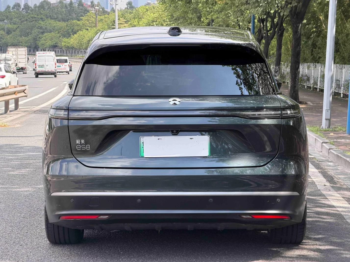 NIO ES8