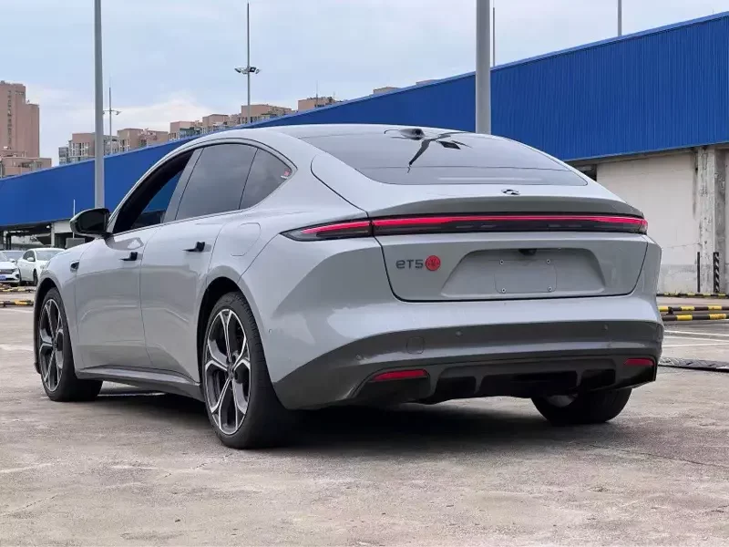 NIO ET5