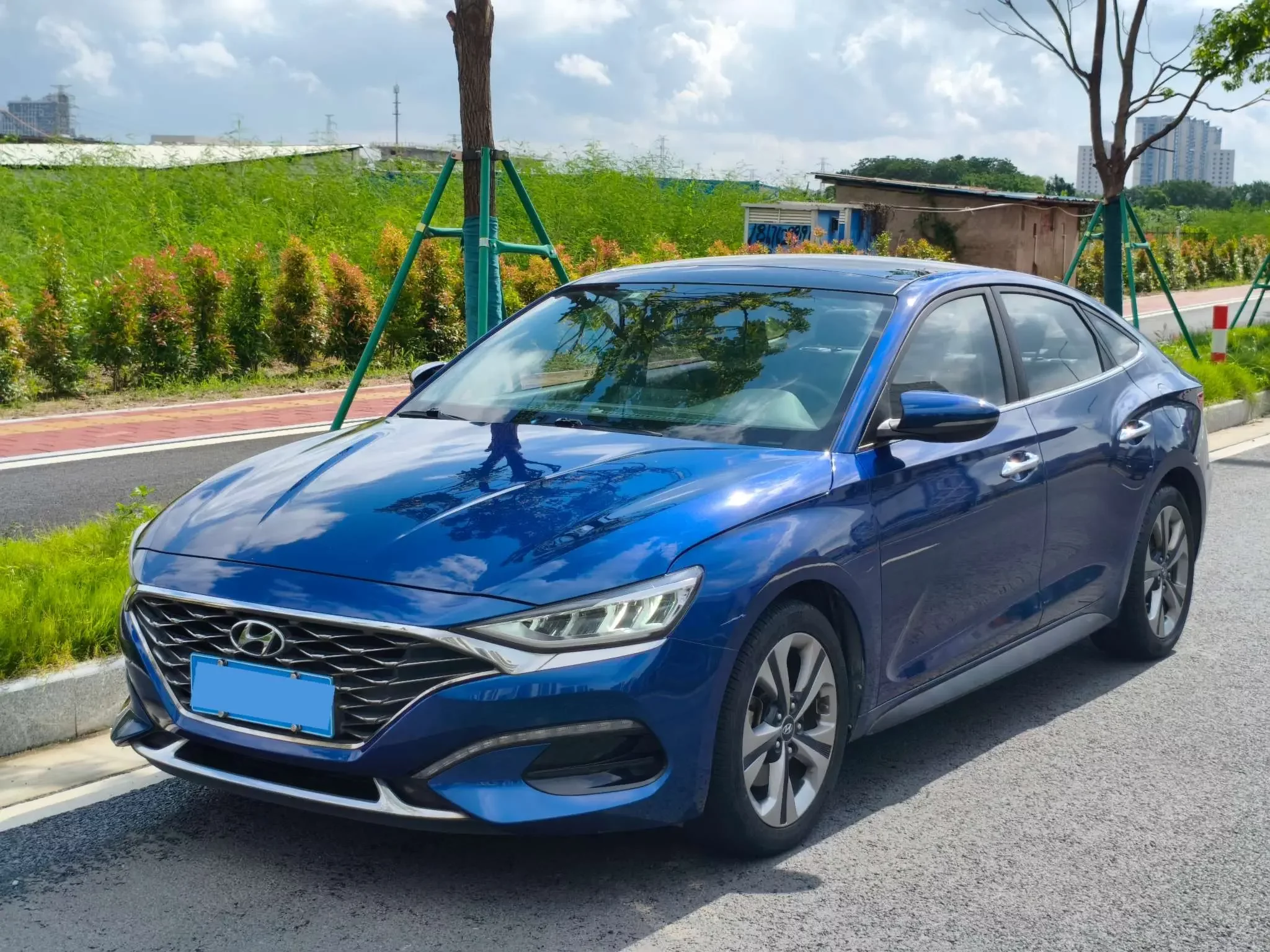 Hyundai Lafesta  из Китая