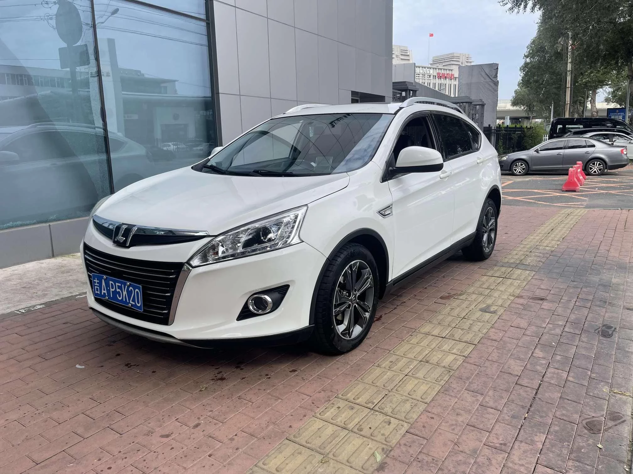 Luxgen You6 SUV  из Китая
