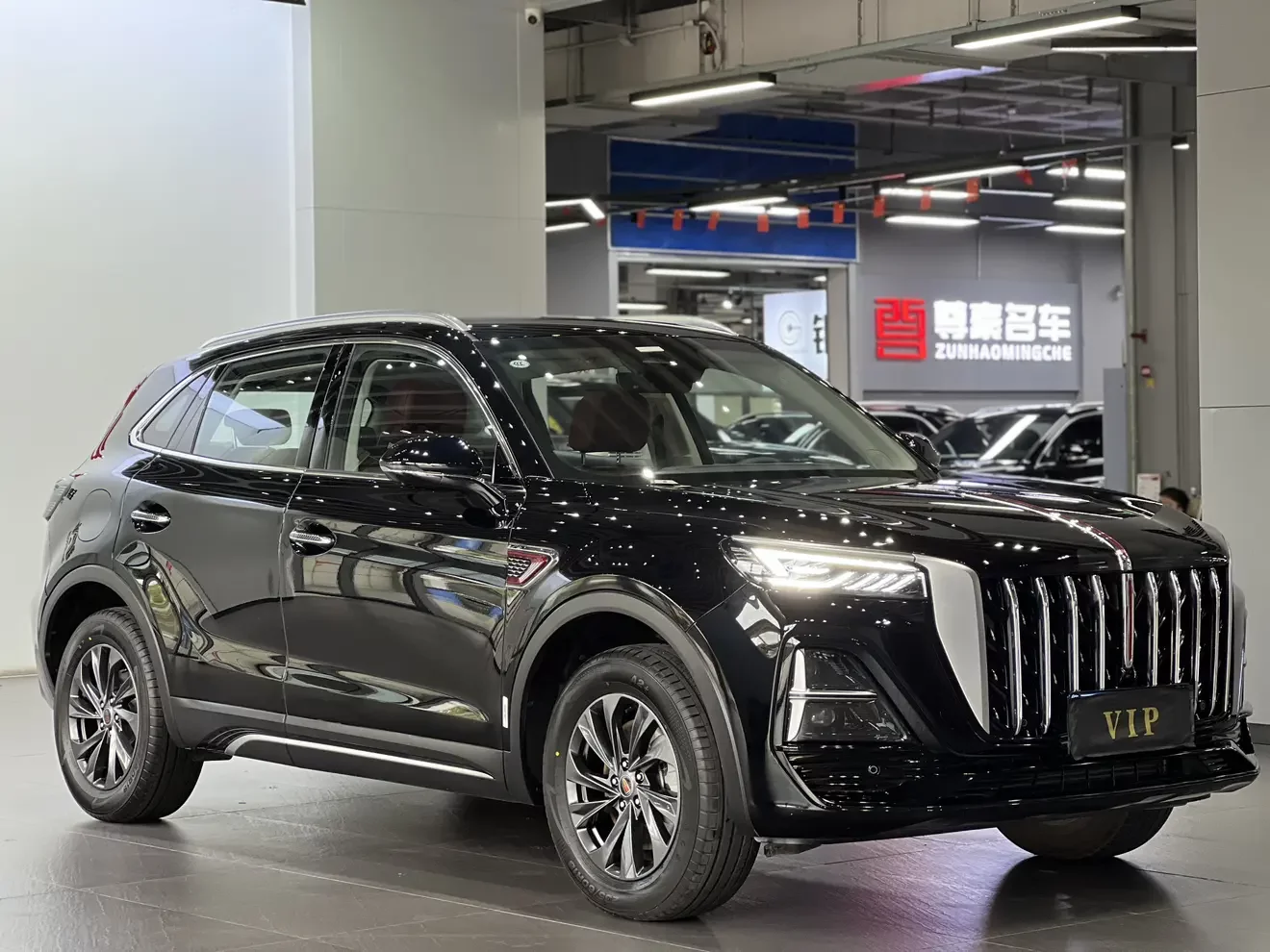 Hongqi HS5