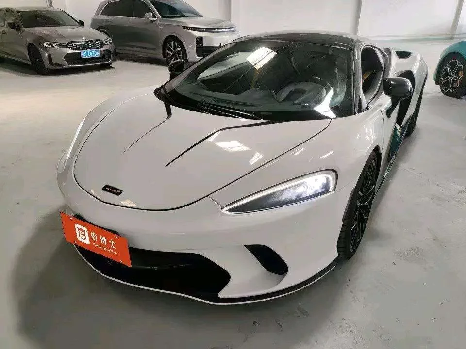 McLaren GT