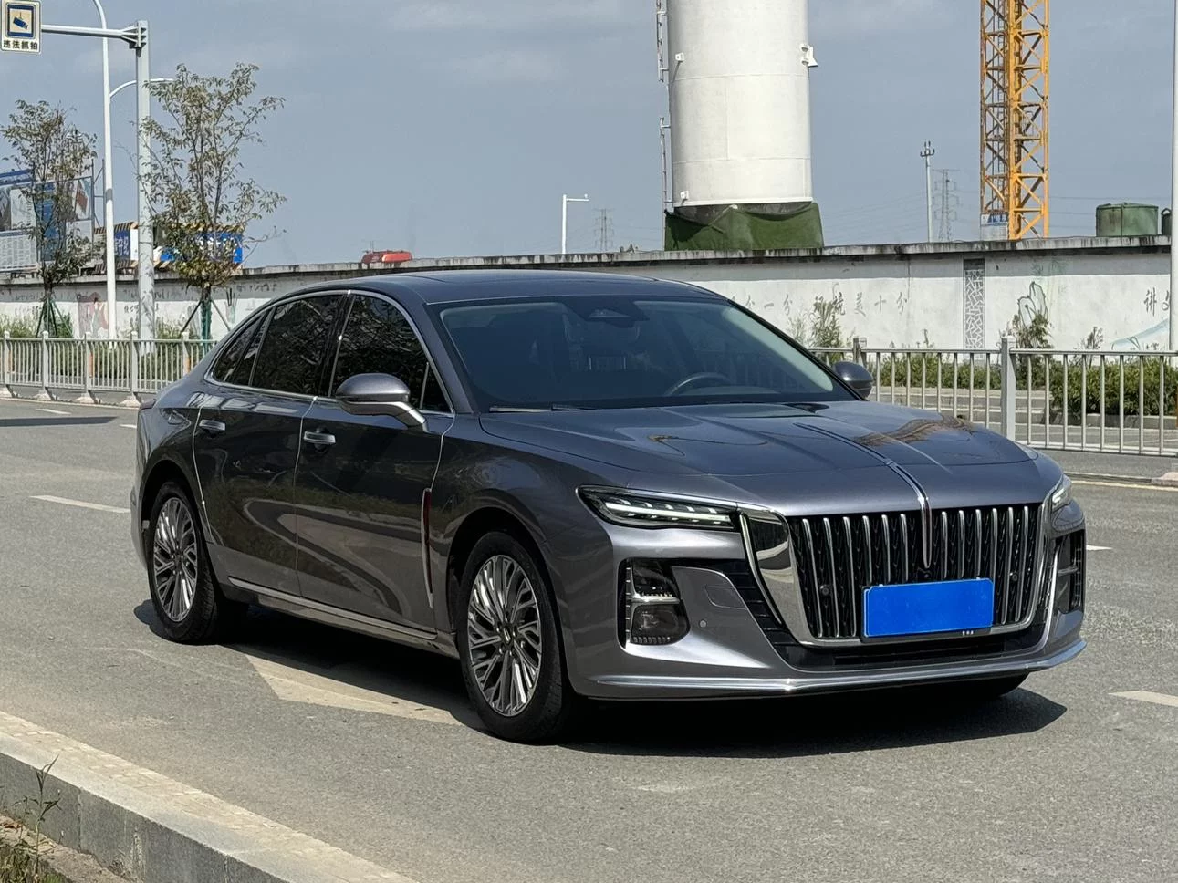 Hongqi H5