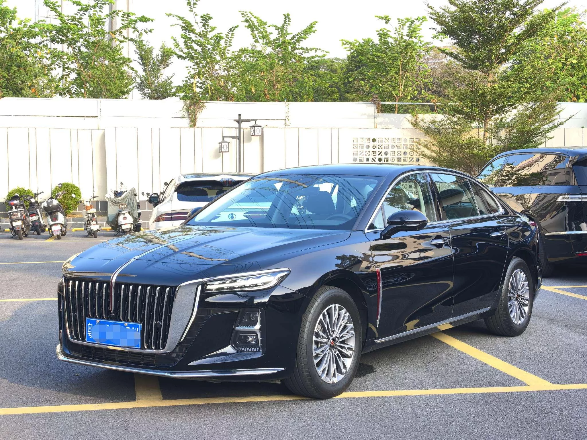 Hongqi H5