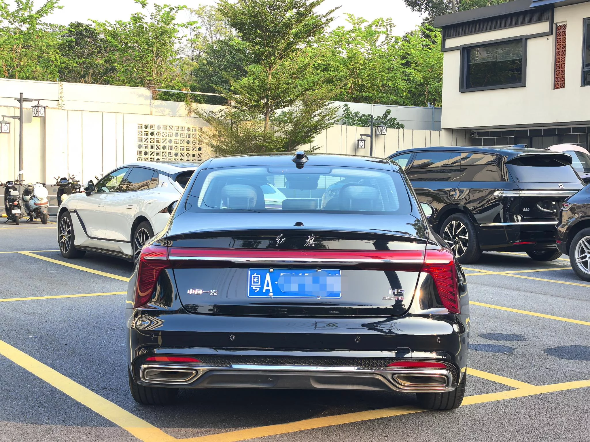 Hongqi H5
