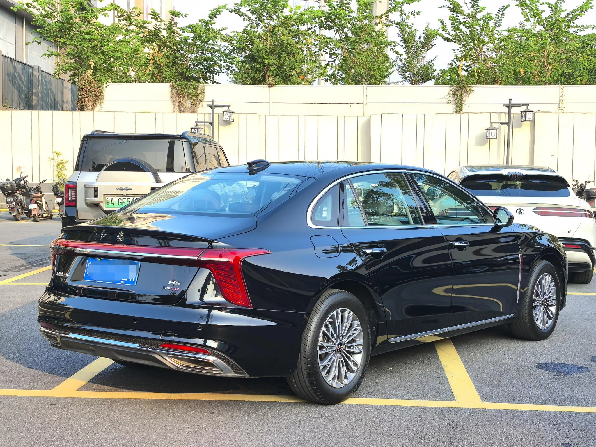 Hongqi H5
