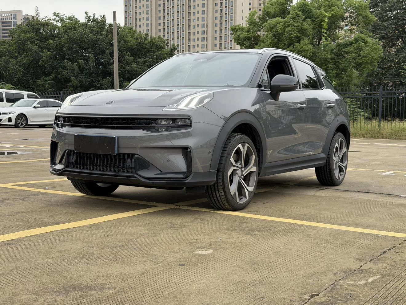 Lynk & Co 06