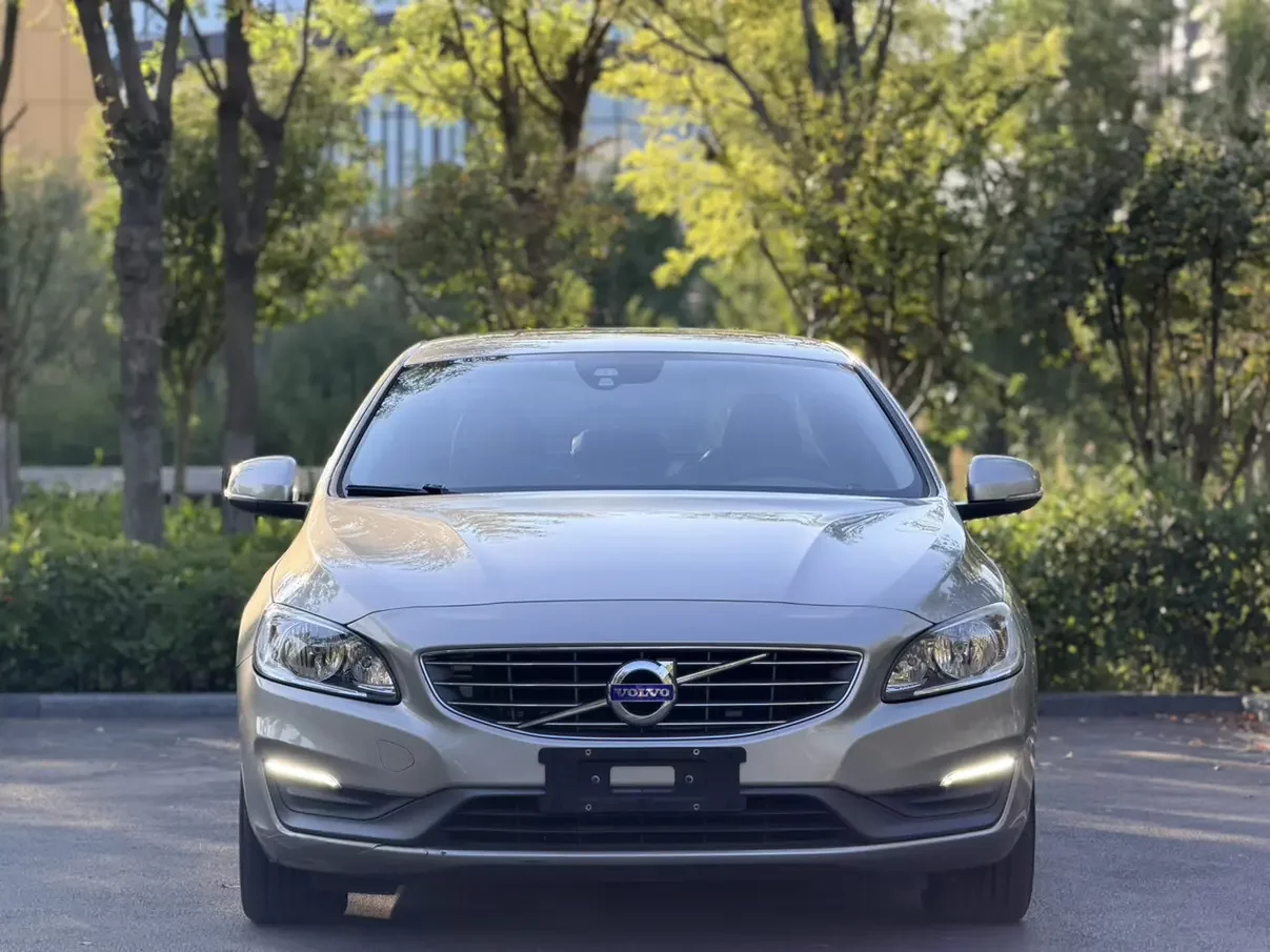Volvo S60  из Китая