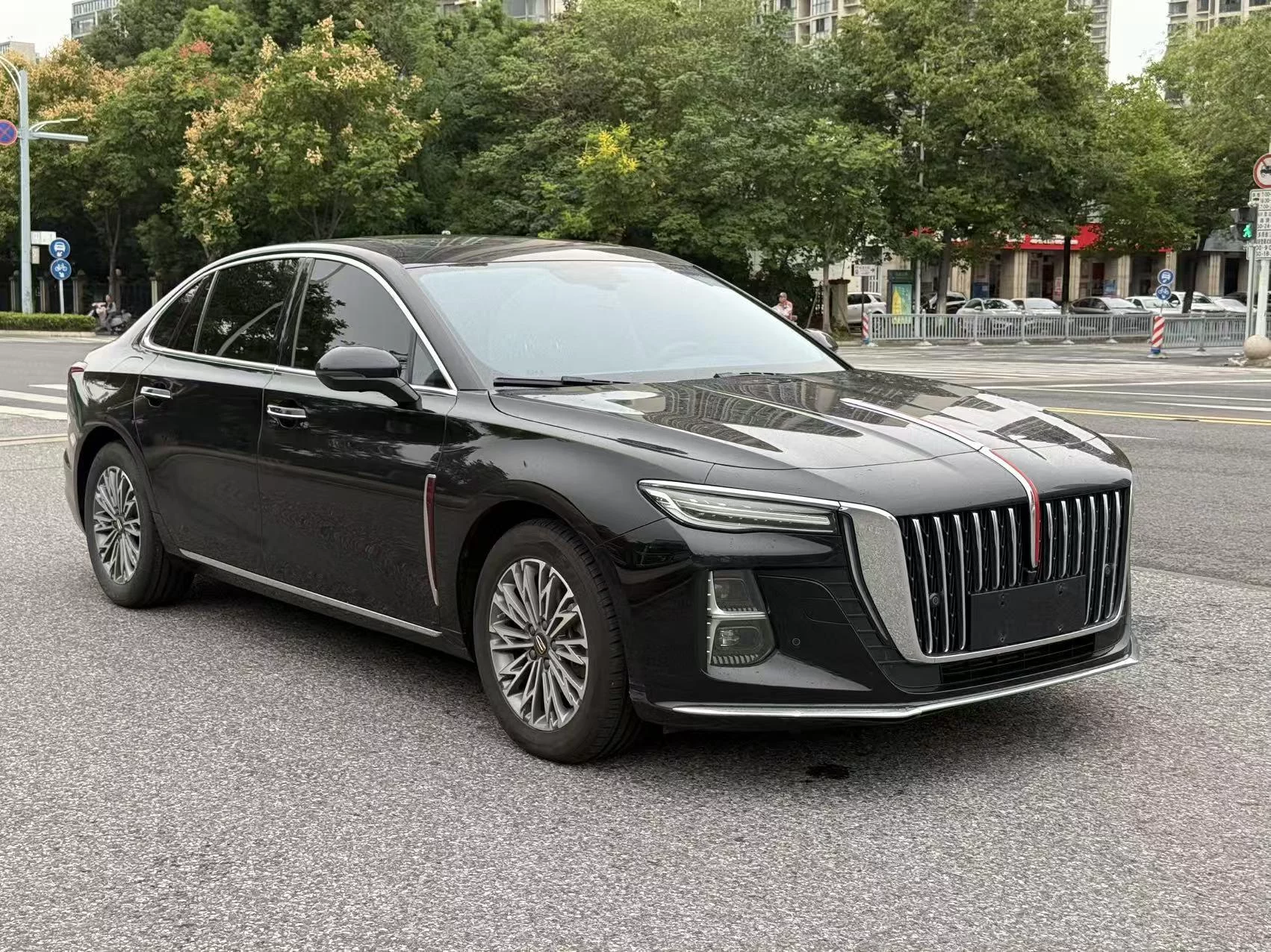 Hongqi H5