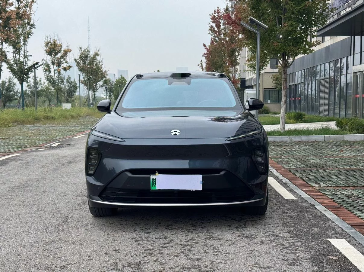 NIO ES8