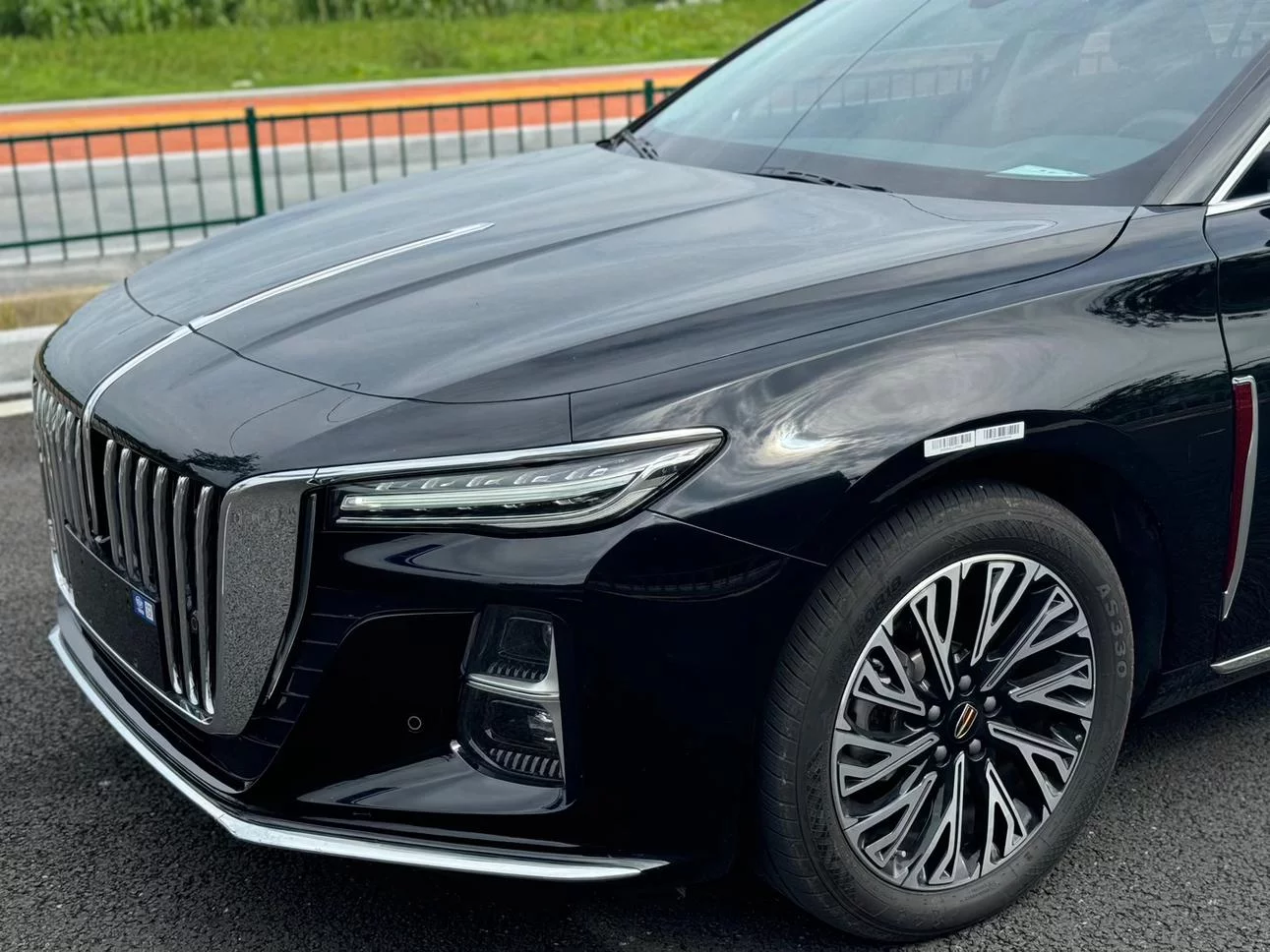 Hongqi H5