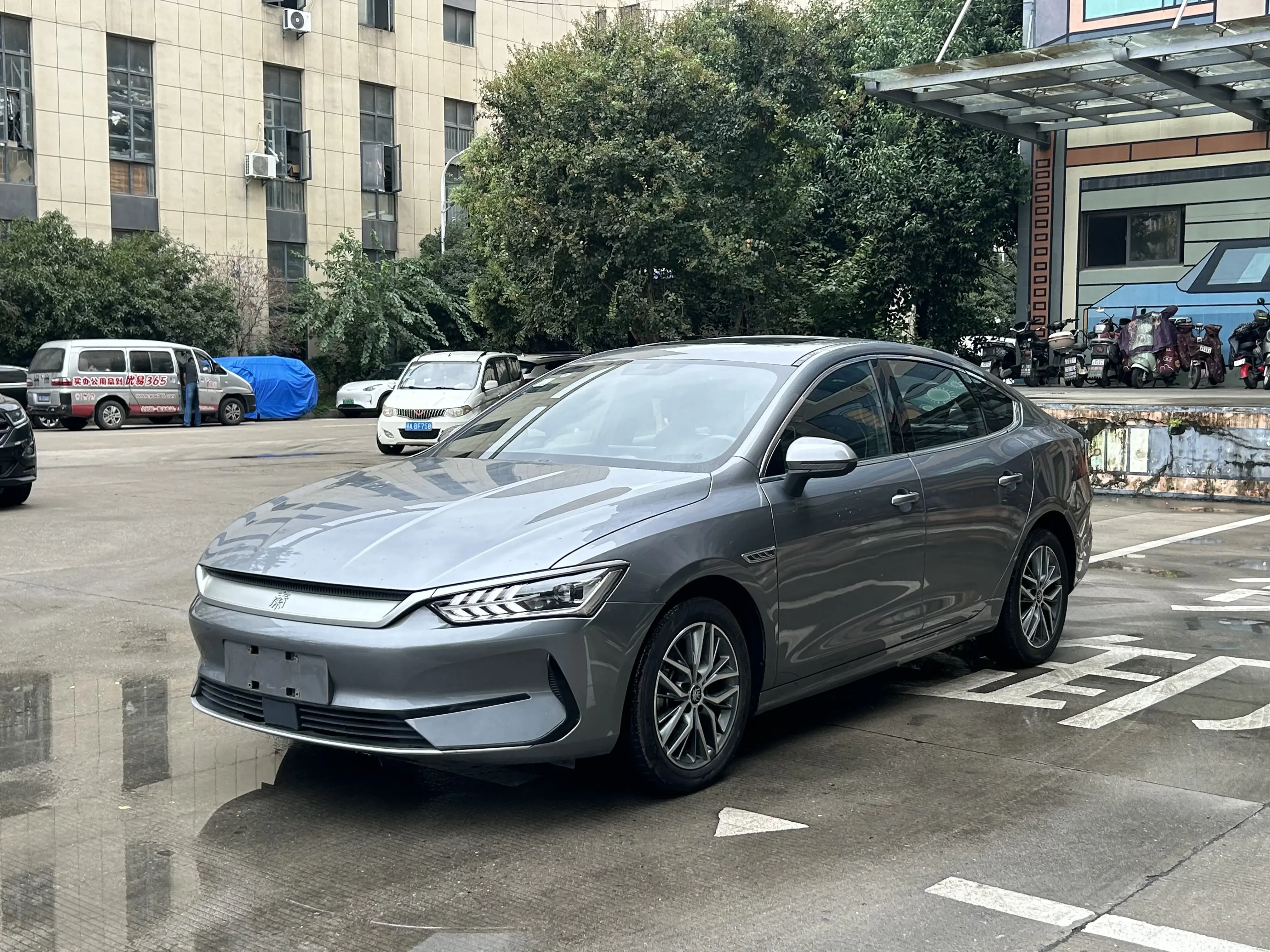 BYD Qin PLUS EV