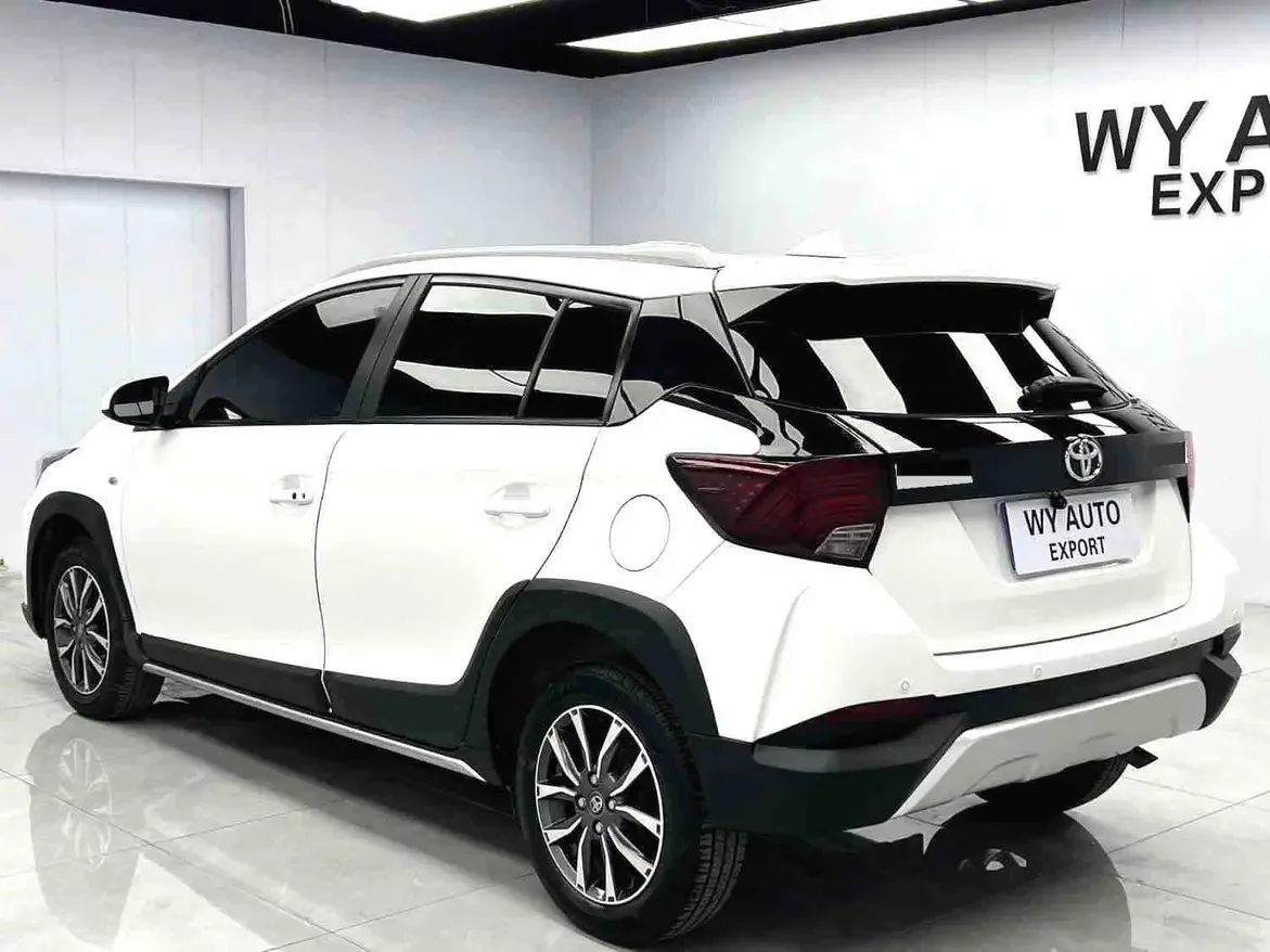 Toyota Yaris L
