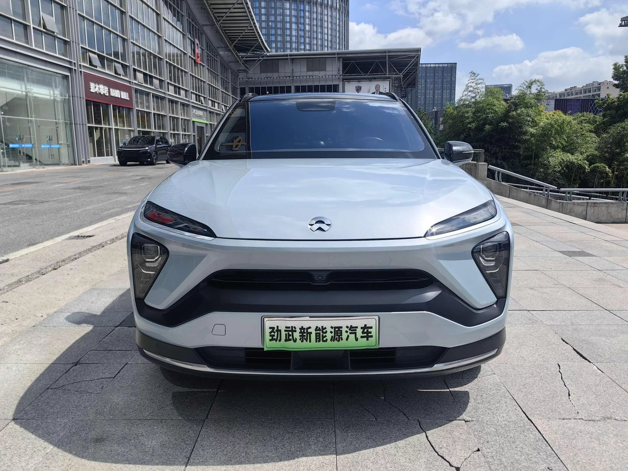 NIO ES6