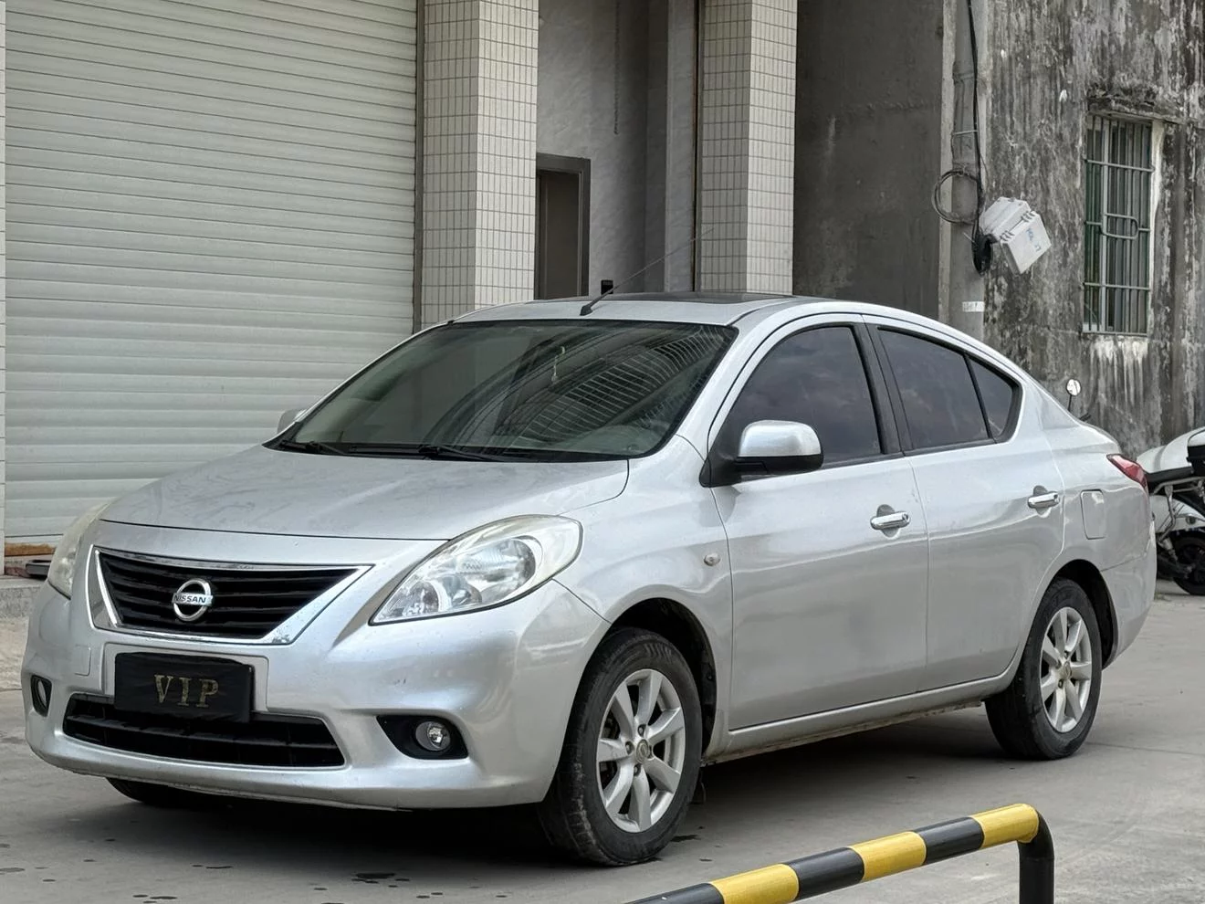 Nissan Sunlight  из Китая