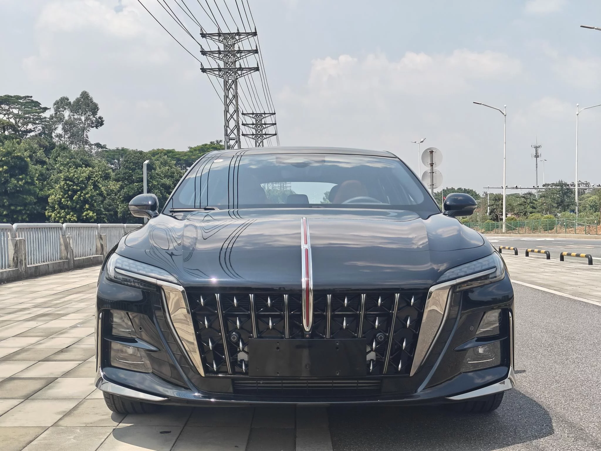 Hongqi H6