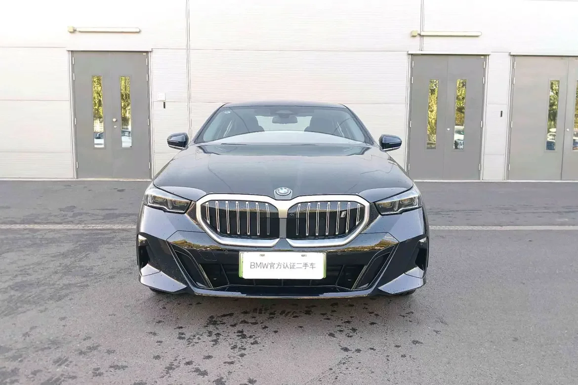 BMW i5