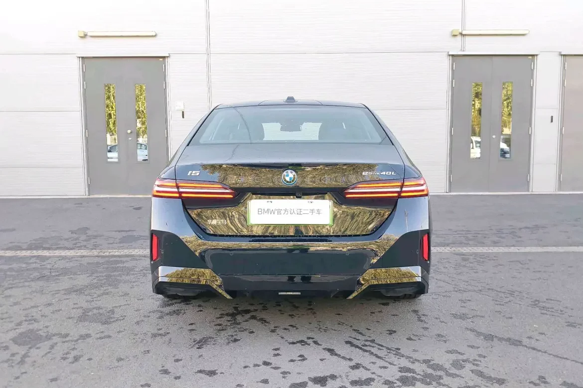 BMW i5