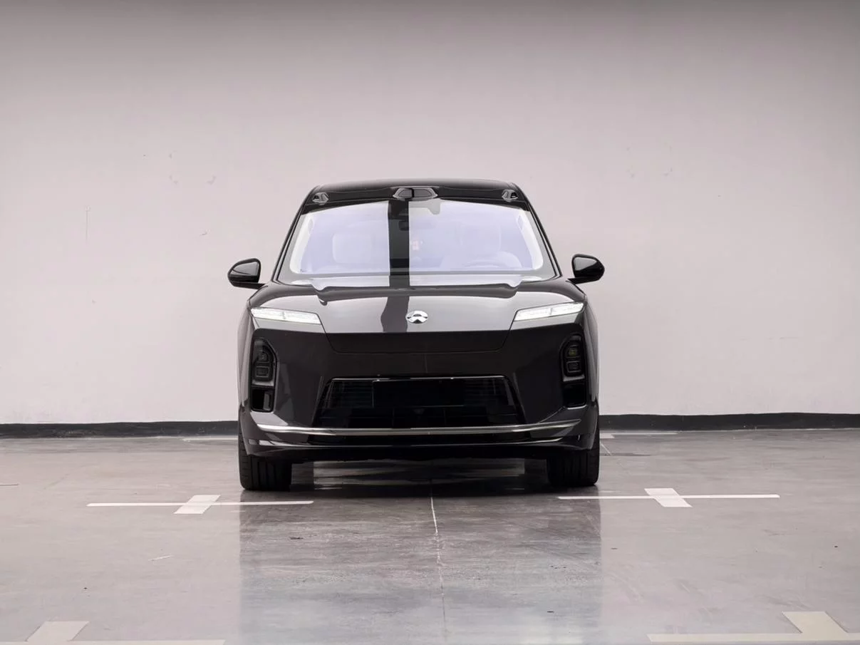 NIO ES8