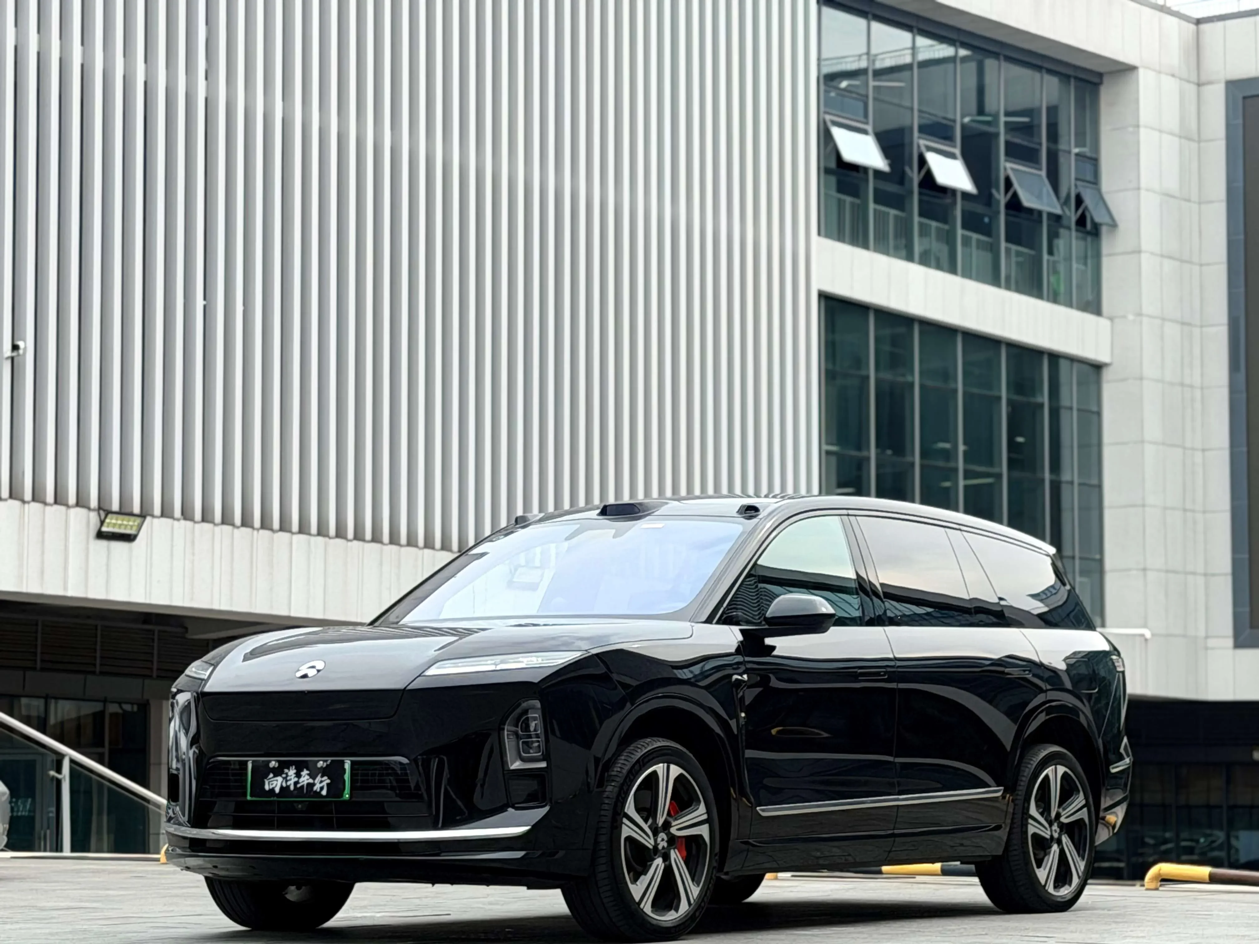 NIO ES8