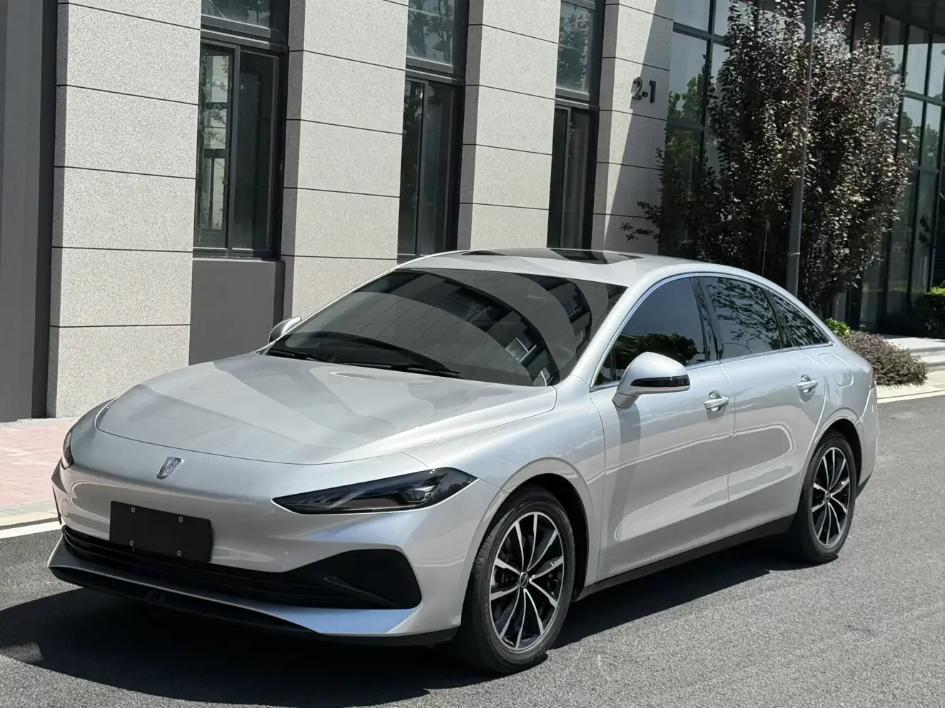 Roewe D7 DMH