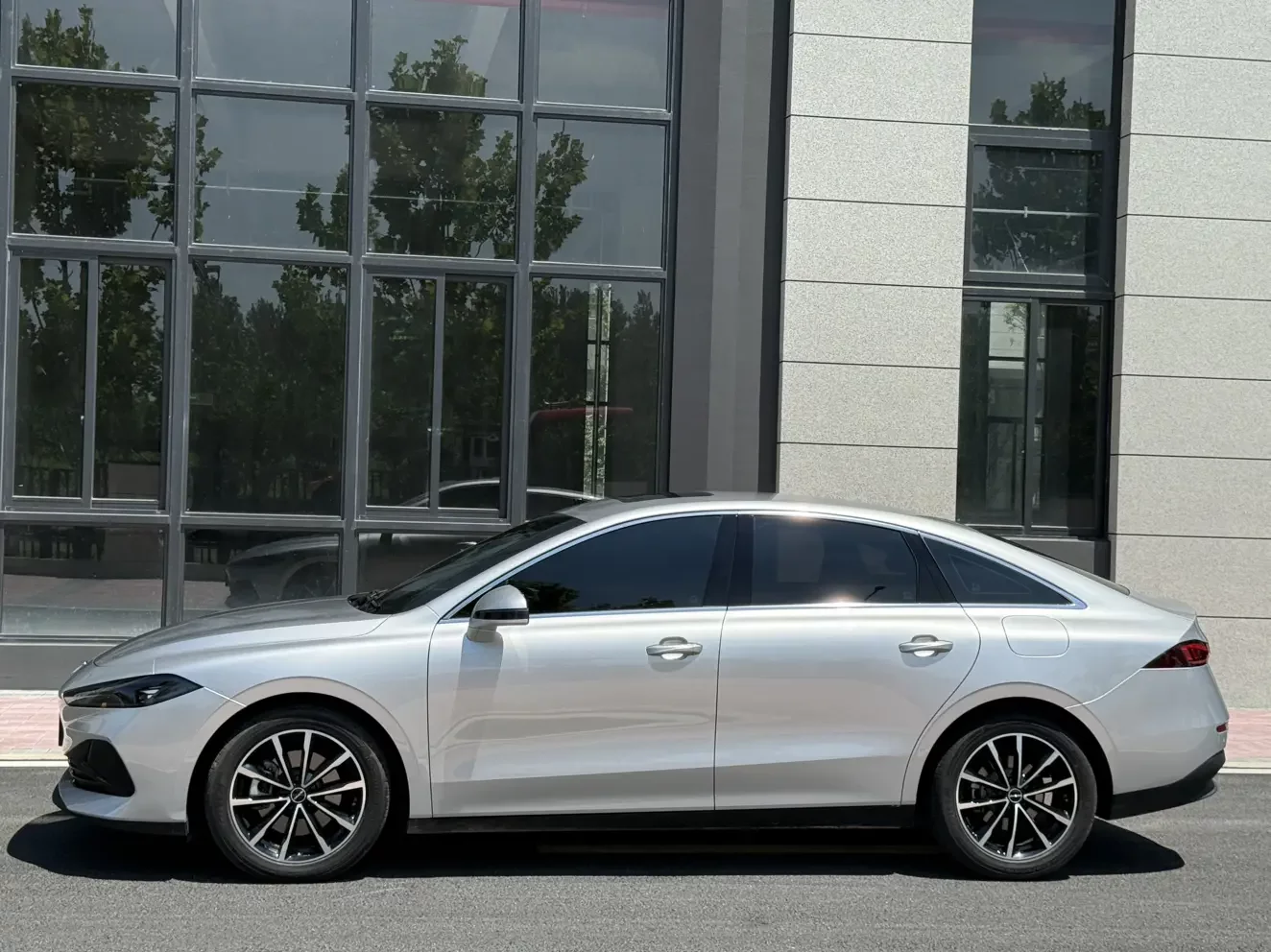 Roewe D7 DMH