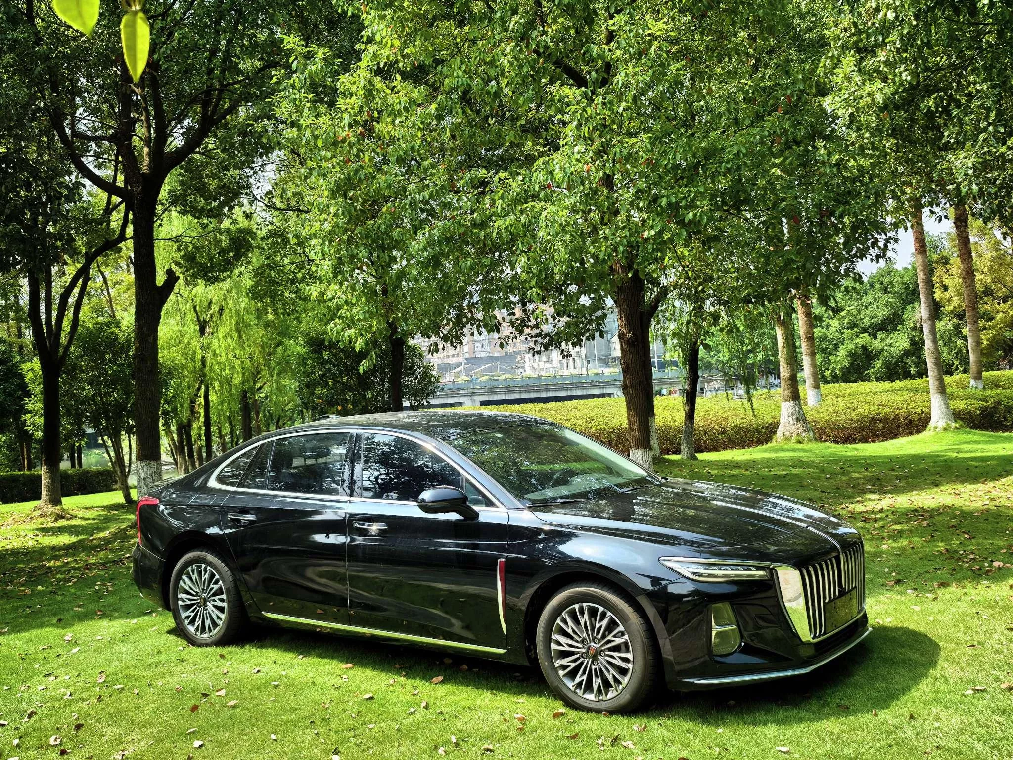 Hongqi H5