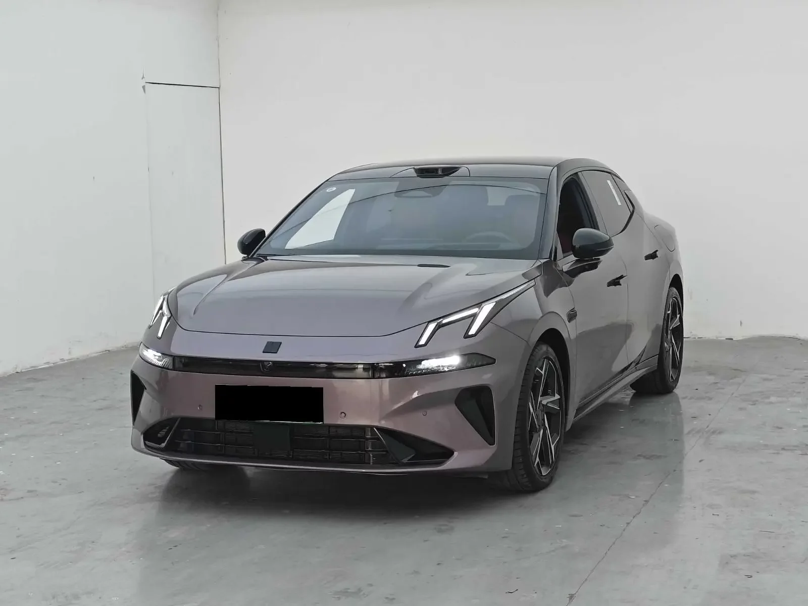 Lynk & Co 07 EM-P