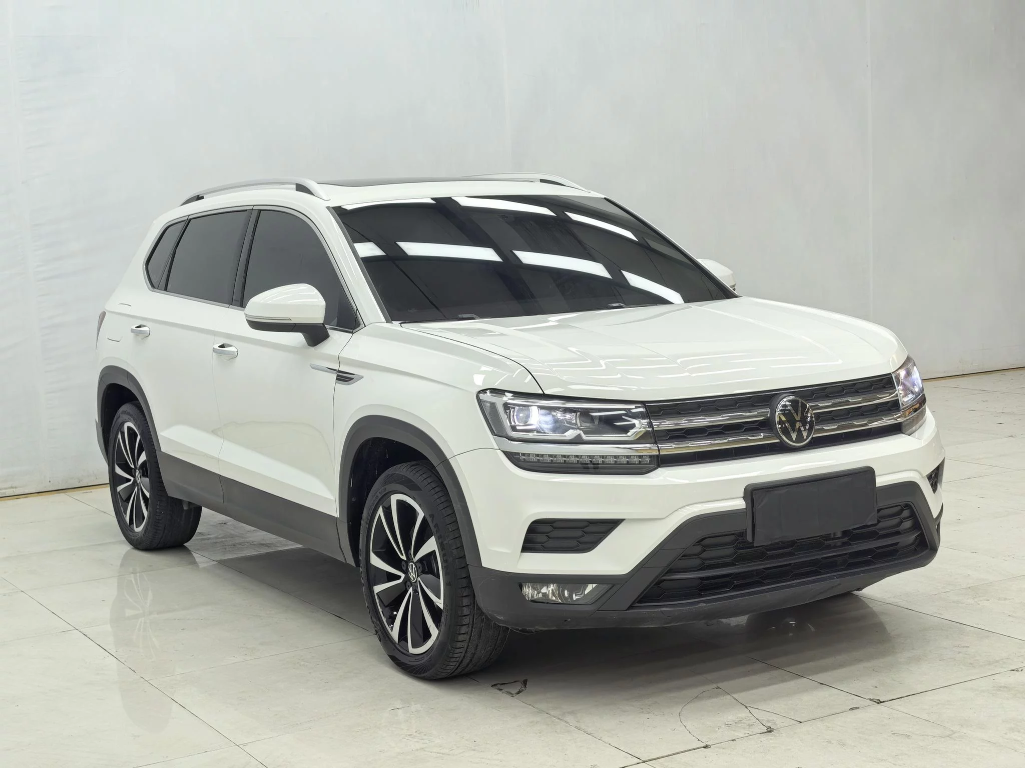 Volkswagen Tharu