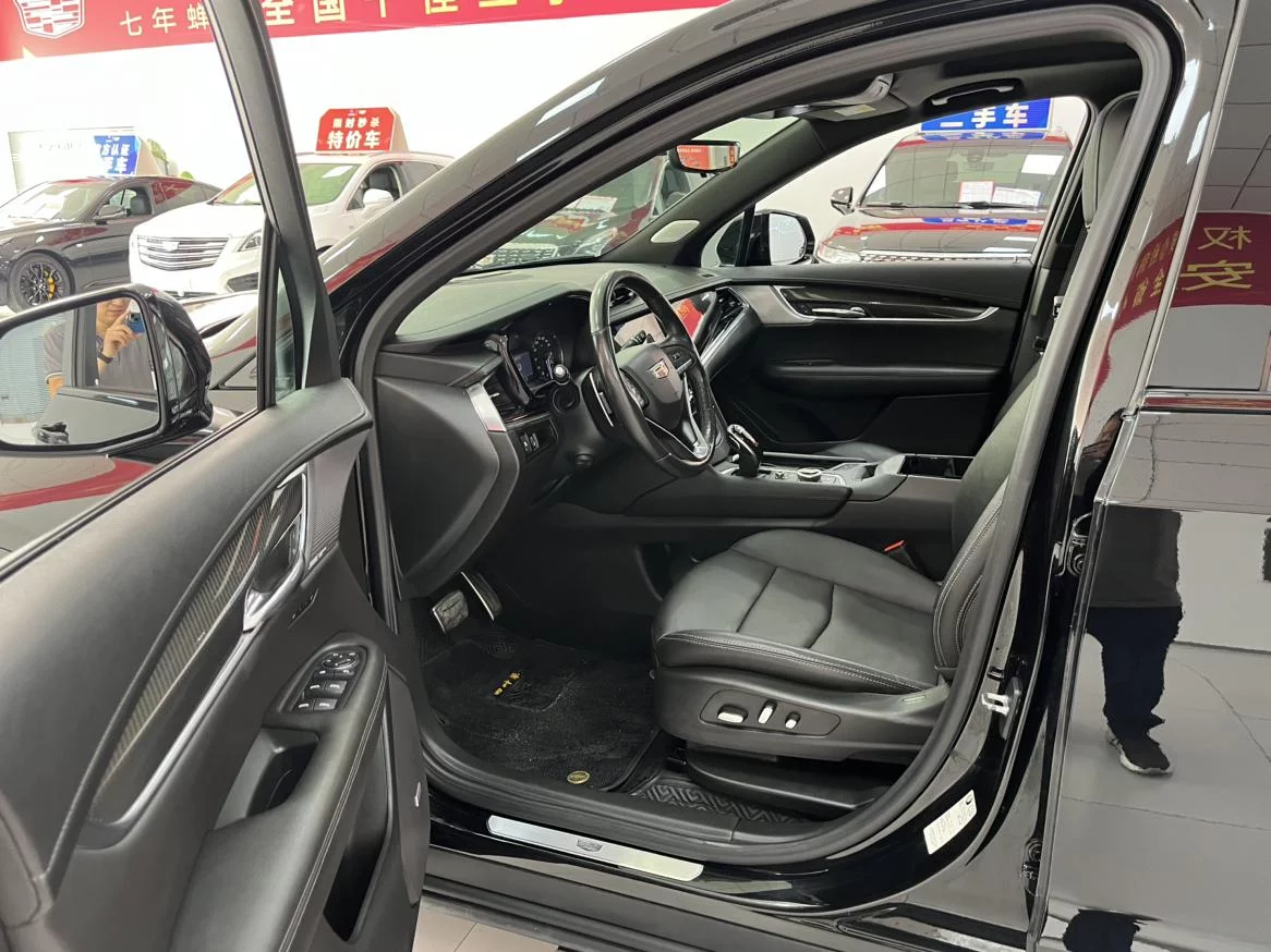 Cadillac XT6