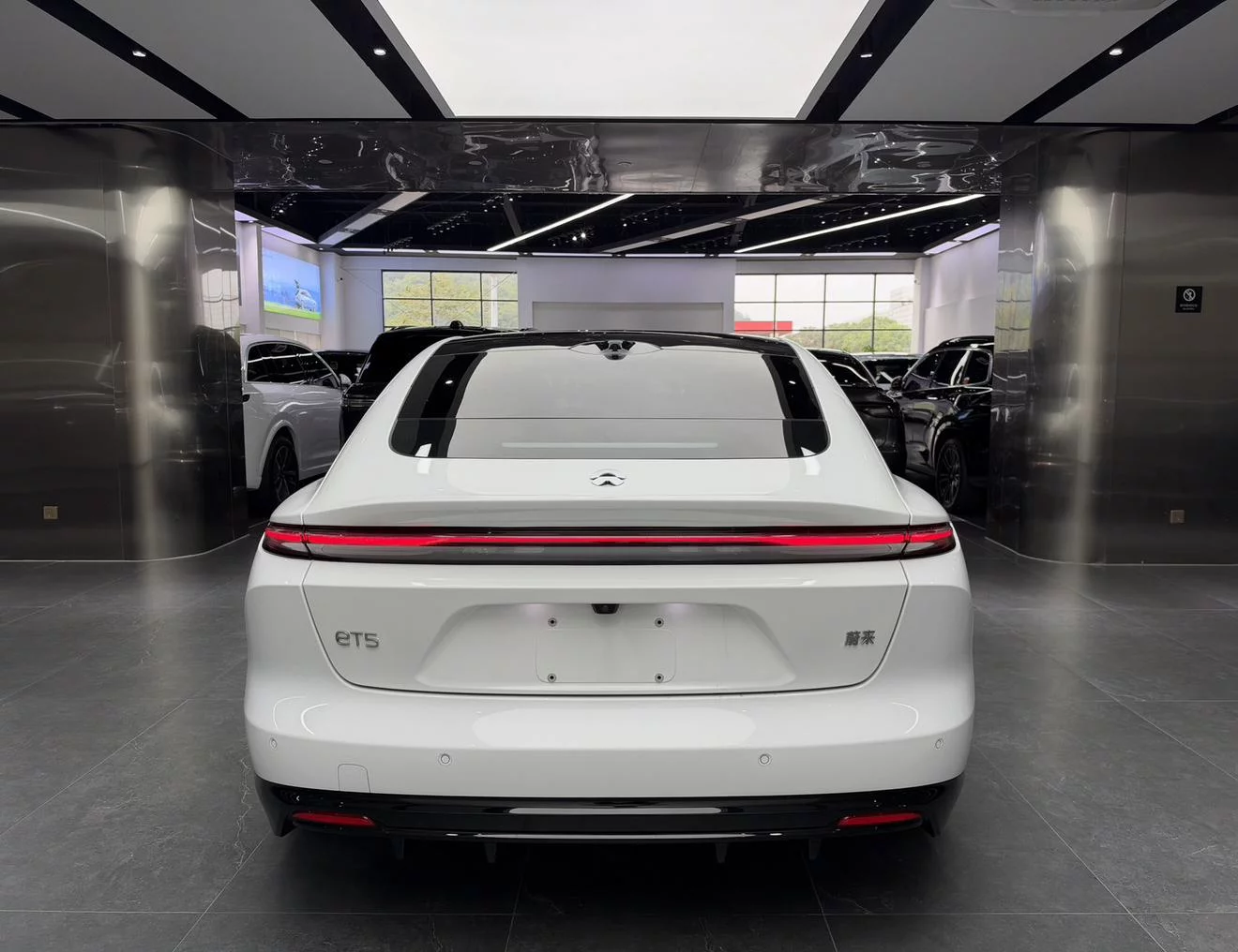 NIO ET5