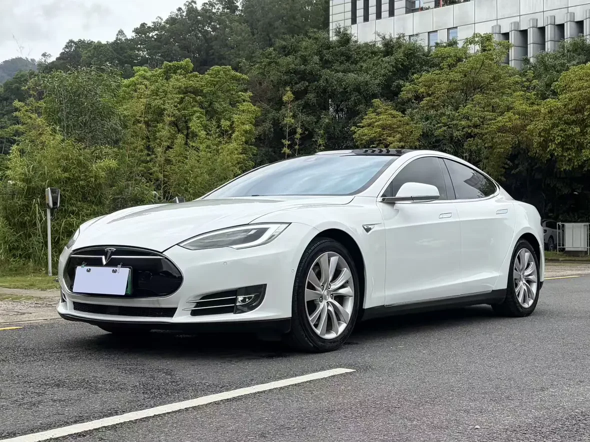 Tesla Model S  из Китая