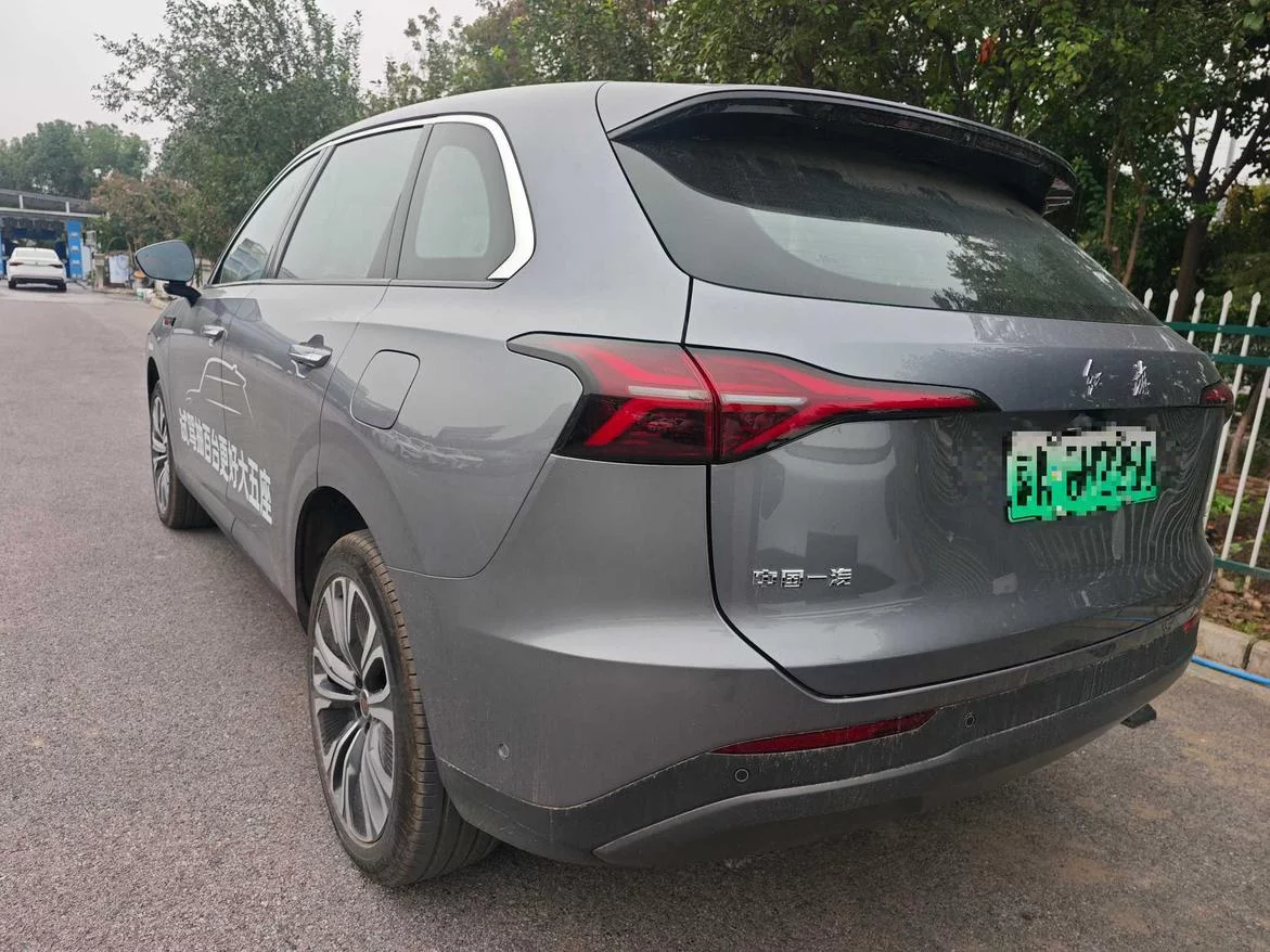 Hongqi HS6 PHEV