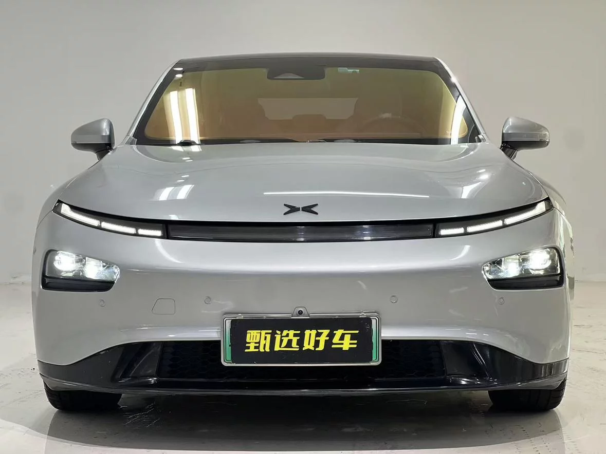 XPeng P7  из Китая