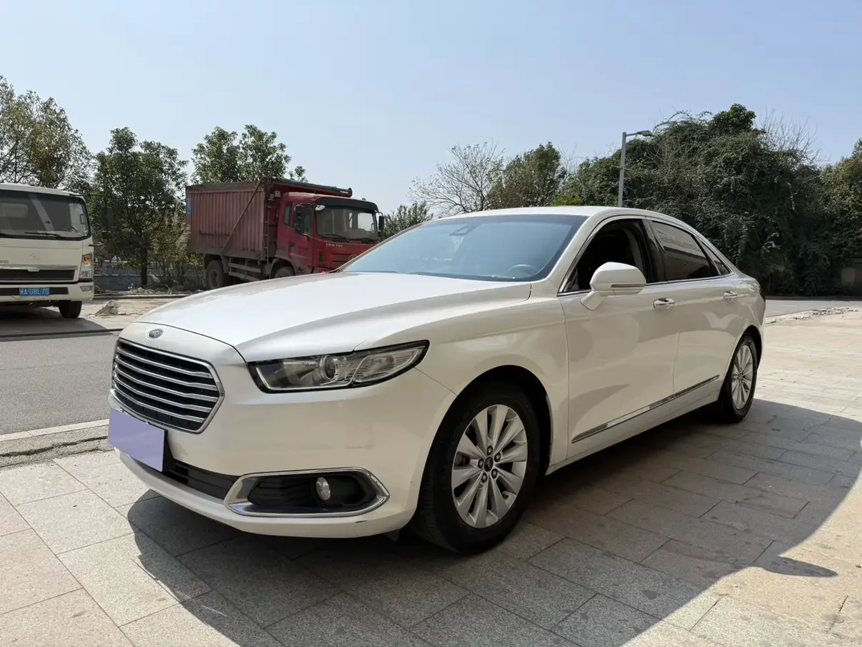 Ford Taurus  из Китая