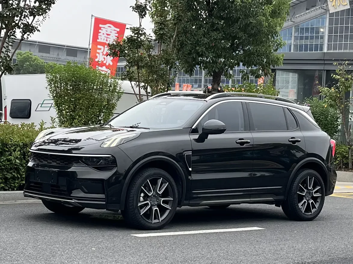 Lynk & Co 01