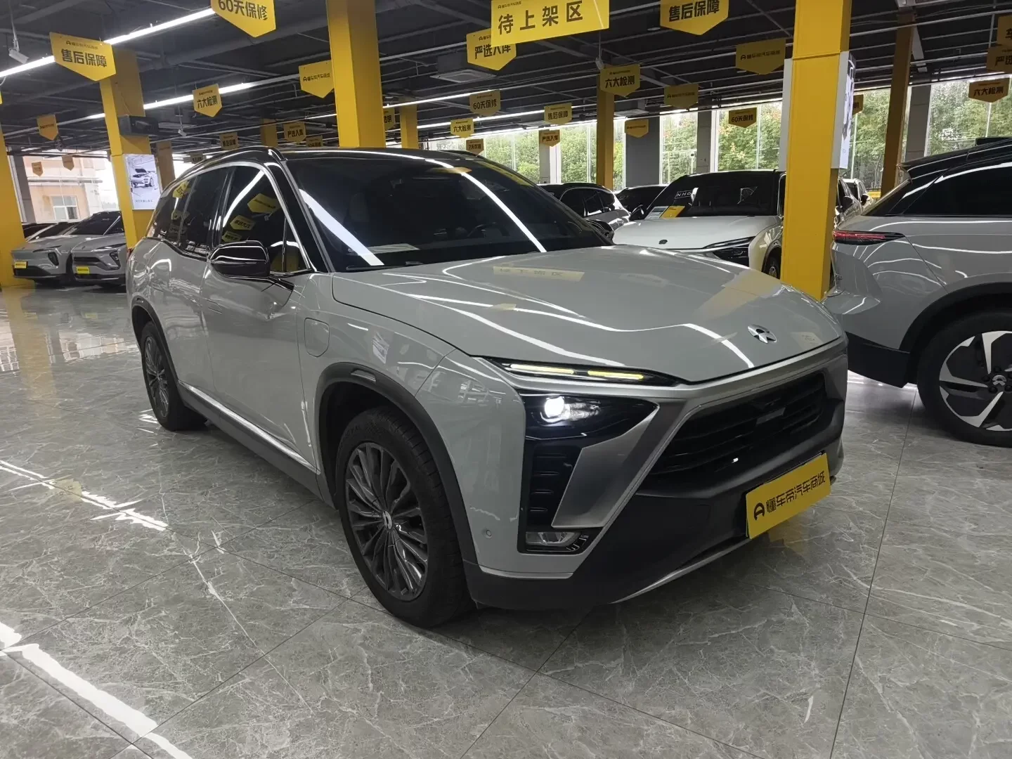 NIO ES8