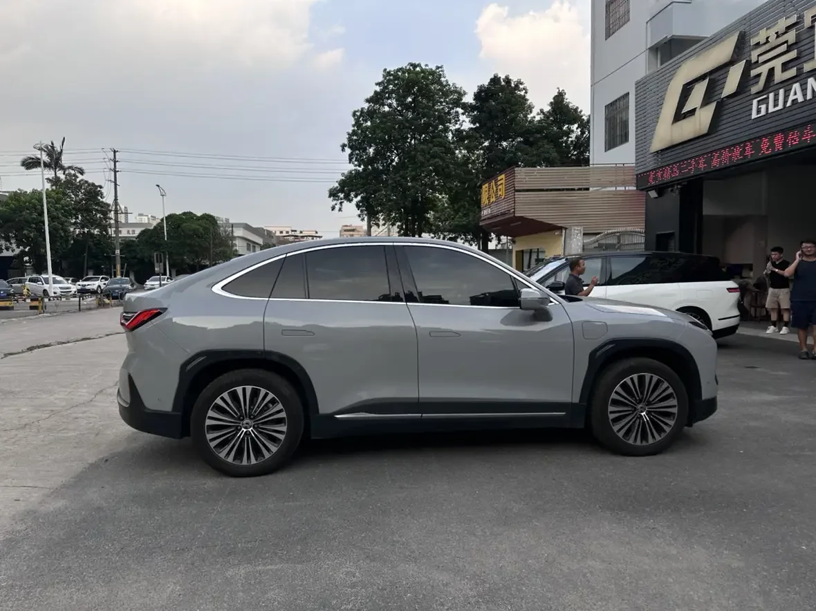 NIO EC6
